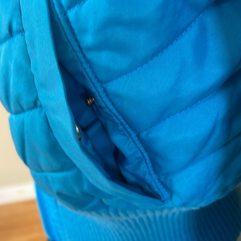Cropped Puffer Jacket - Picture 6 of 7